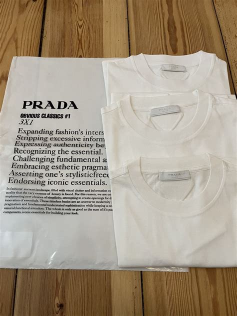 Prada Obvious Classic T